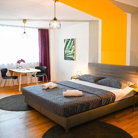 Backpacker Apartment Naschmarkt เวียนนา ภายนอก รูปภาพ